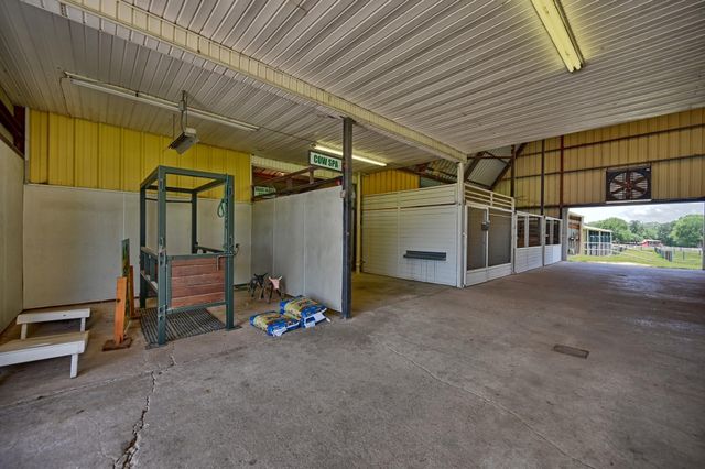 3235 E 1-10 Frontage Road, Schulenburg, TX 78956