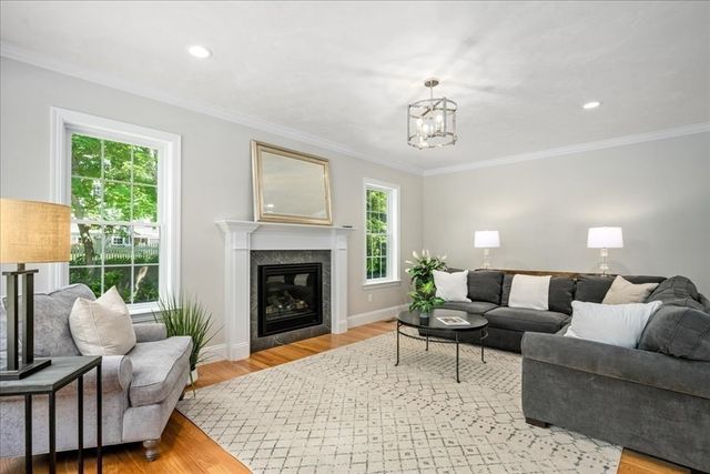 60 Saundersdale Road, Charlton, MA 01507