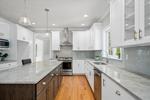 60 Saundersdale Road, Charlton, MA 01507