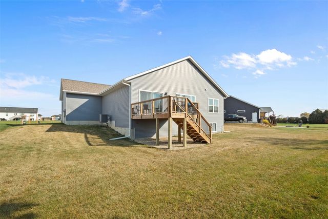 355 Linden St., Alburnett, IA 52202