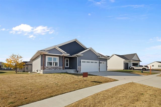 355 Linden St., Alburnett, IA 52202