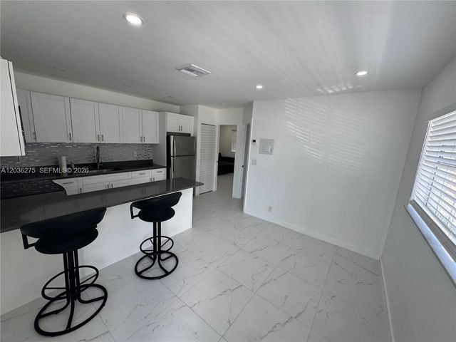 2192 NE 56th Court 1, Fort Lauderdale, FL 33308