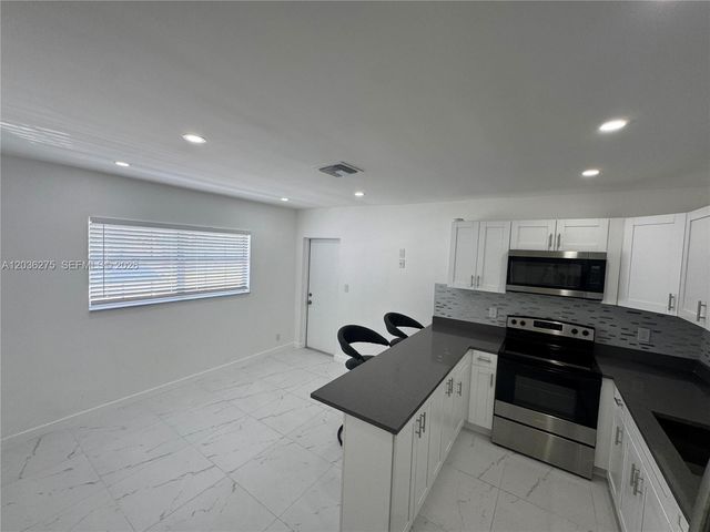 2192 NE 56th Court 1, Fort Lauderdale, FL 33308