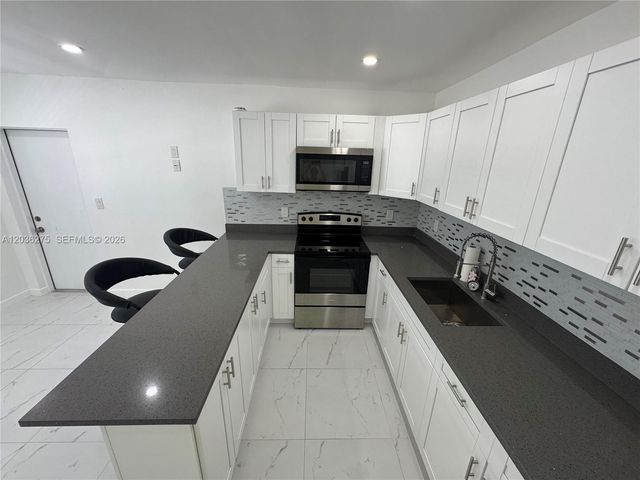 2192 NE 56th Court 1, Fort Lauderdale, FL 33308