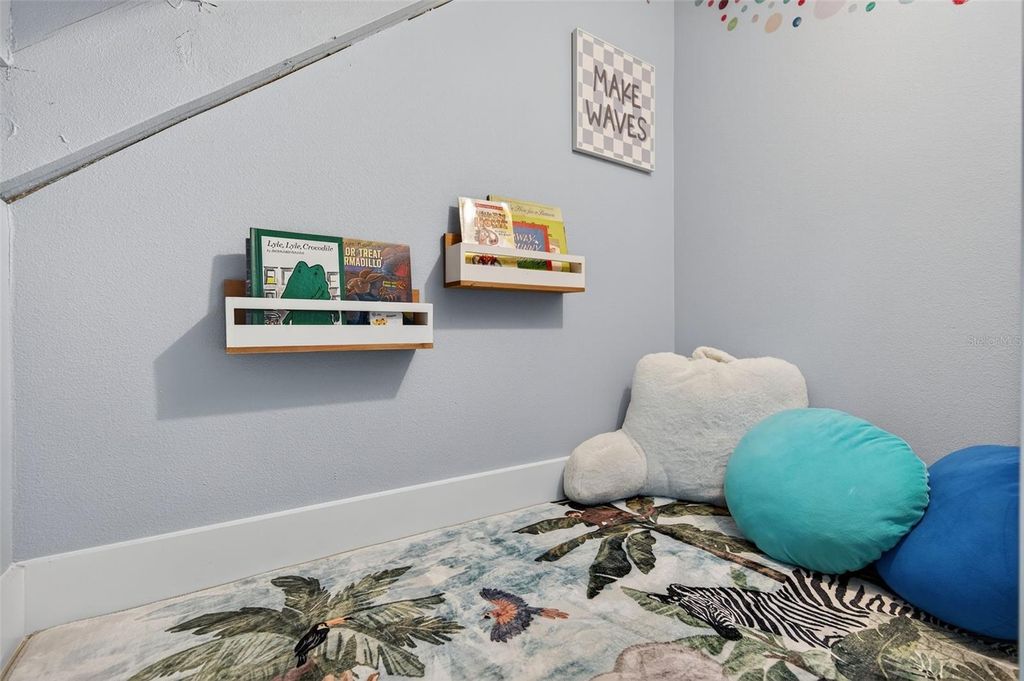 Image 14 of property listing at 118 27TH STREET W, Bradenton, FL 34205