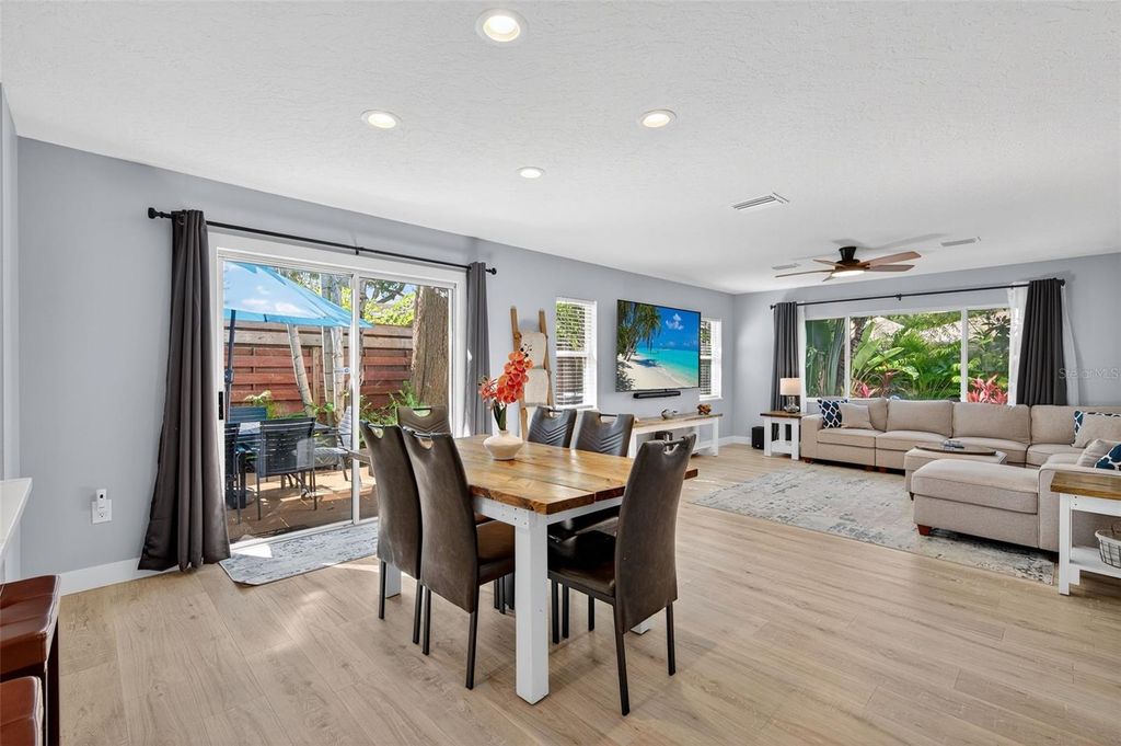 Image 23 of property listing at 118 27TH STREET W, Bradenton, FL 34205