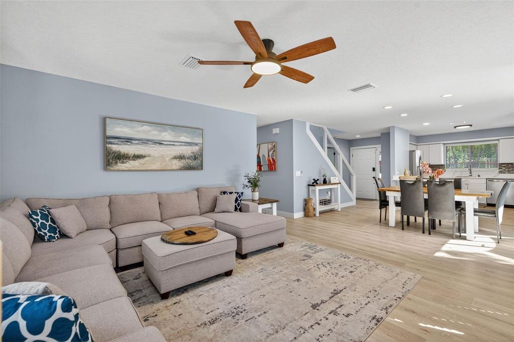 Image 30 of property listing at 118 27TH STREET W, Bradenton, FL 34205