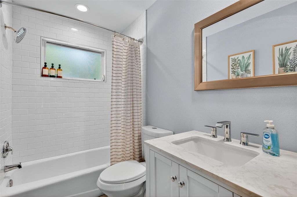 Image 32 of property listing at 118 27TH STREET W, Bradenton, FL 34205