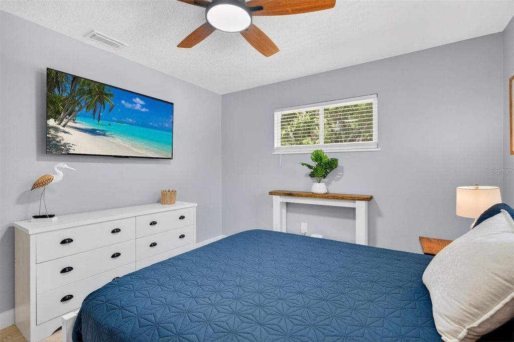 Image 35 of property listing at 118 27TH STREET W, Bradenton, FL 34205