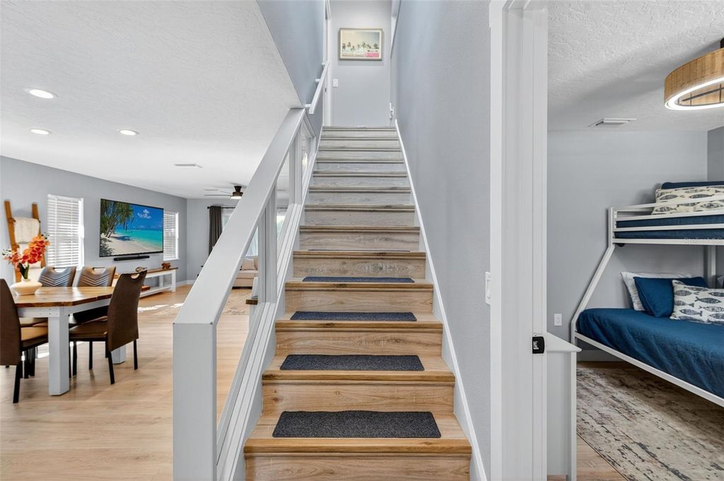 Image 38 of property listing at 118 27TH STREET W, Bradenton, FL 34205