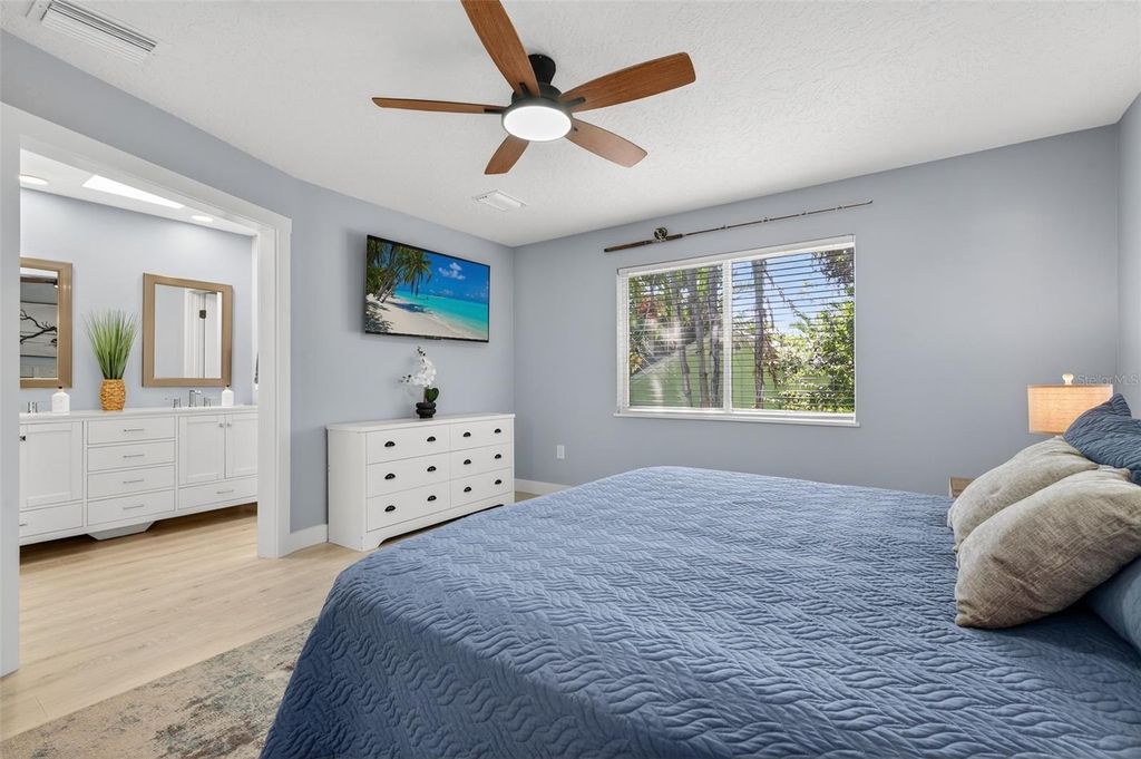 Image 39 of property listing at 118 27TH STREET W, Bradenton, FL 34205