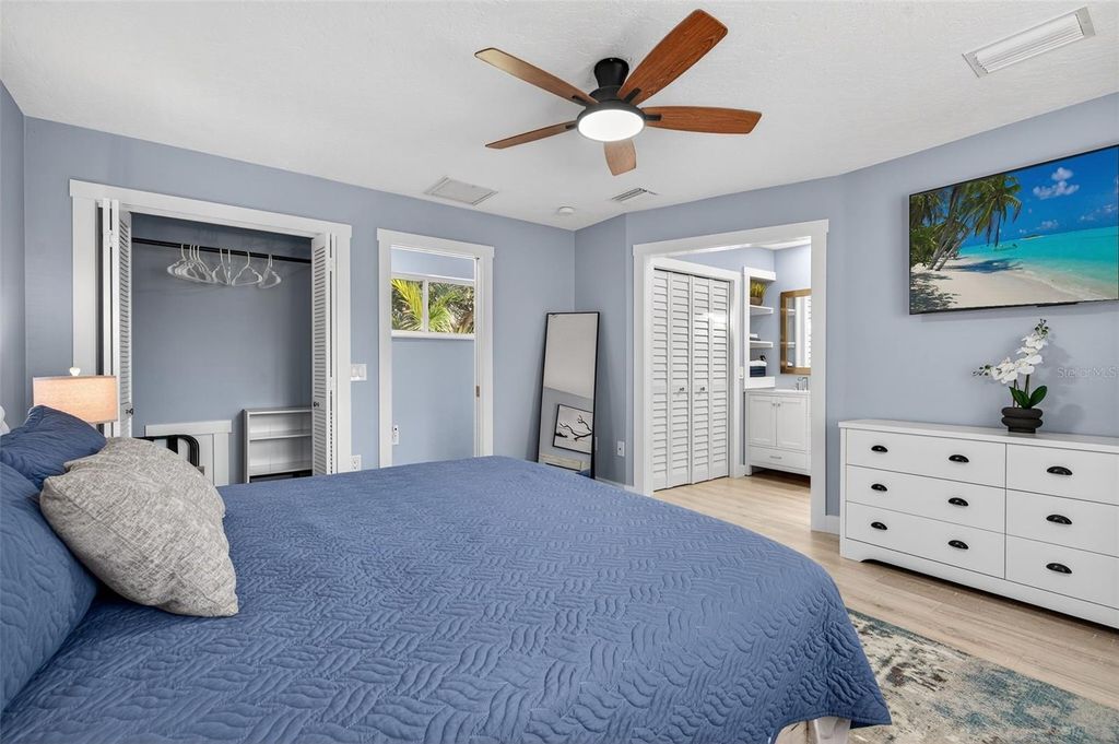 Image 42 of property listing at 118 27TH STREET W, Bradenton, FL 34205