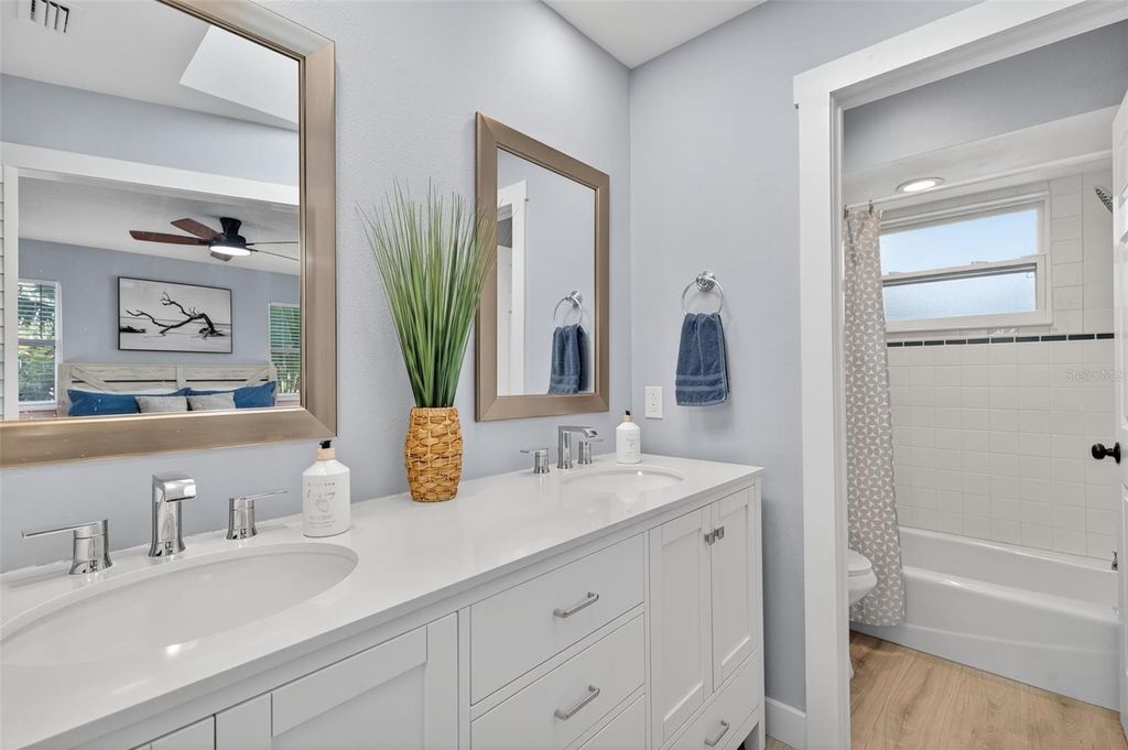 Image 44 of property listing at 118 27TH STREET W, Bradenton, FL 34205