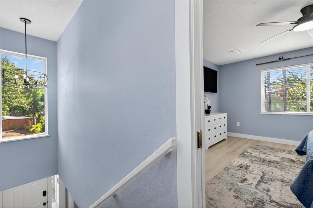 Image 46 of property listing at 118 27TH STREET W, Bradenton, FL 34205