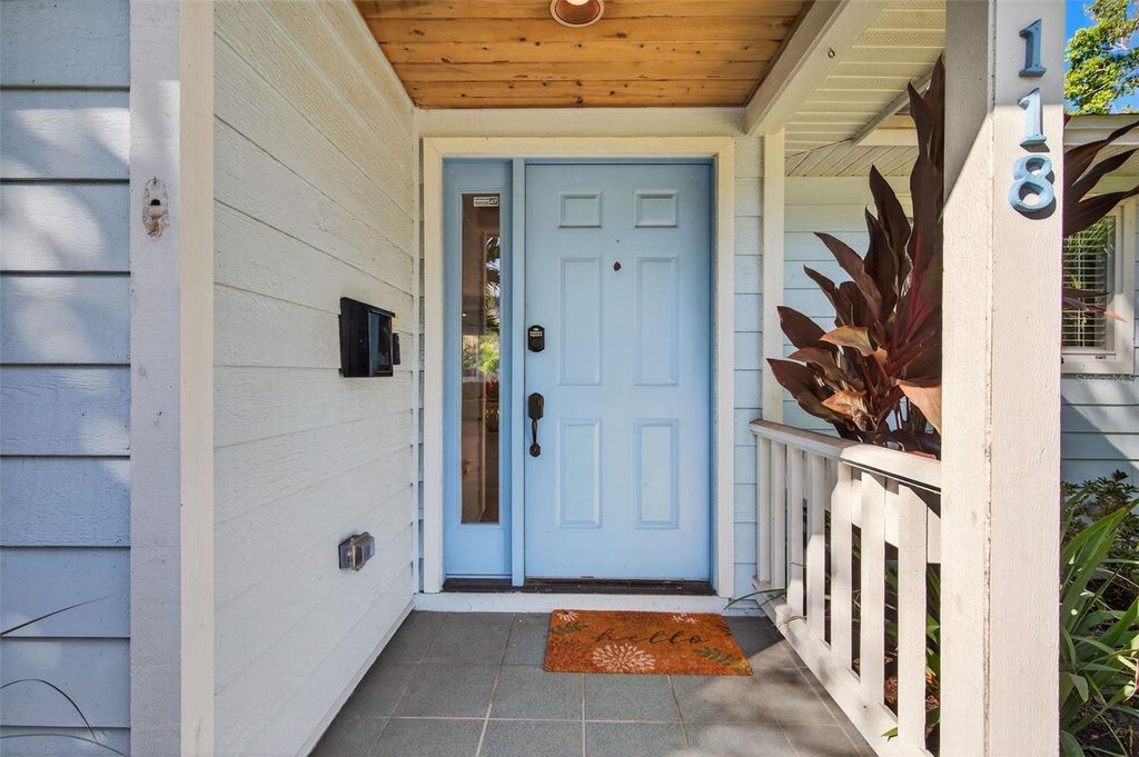 Image 7 of property listing at 118 27TH STREET W, Bradenton, FL 34205