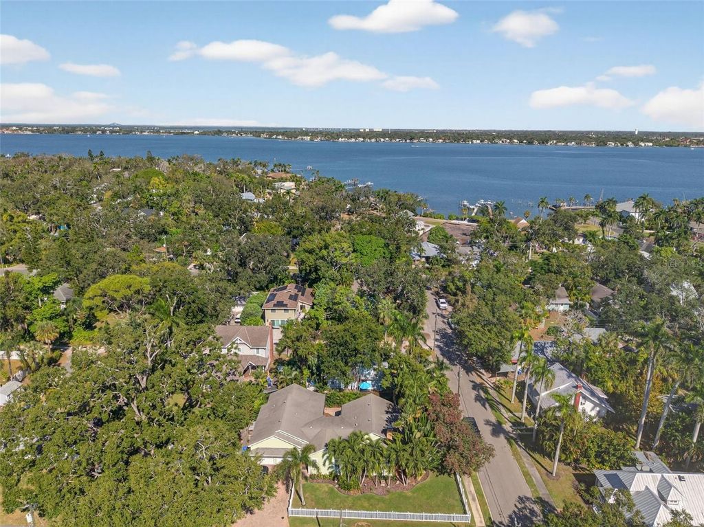 Image 64 of property listing at 118 27TH STREET W, Bradenton, FL 34205