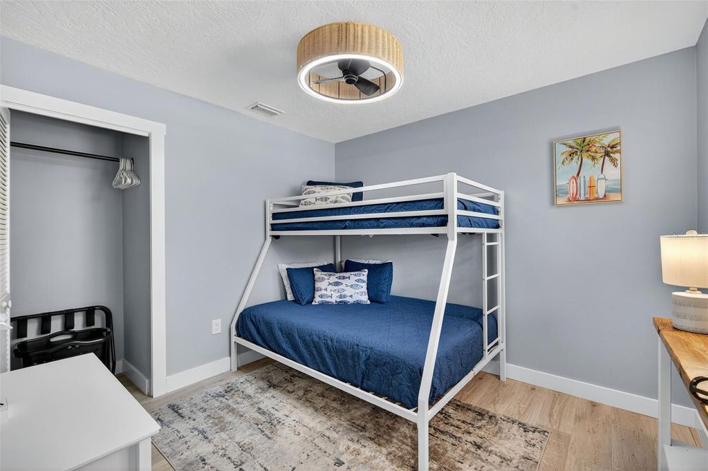 Image 10 of property listing at 118 27TH STREET W, Bradenton, FL 34205