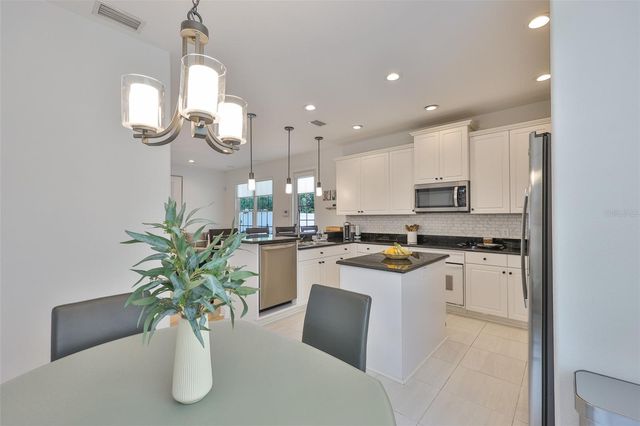 3925 W VASCONIA STREET, Tampa, FL 33629