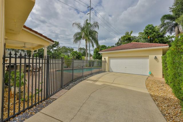 3925 W VASCONIA STREET, Tampa, FL 33629