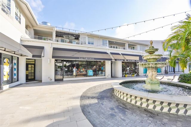 3925 W VASCONIA STREET, Tampa, FL 33629