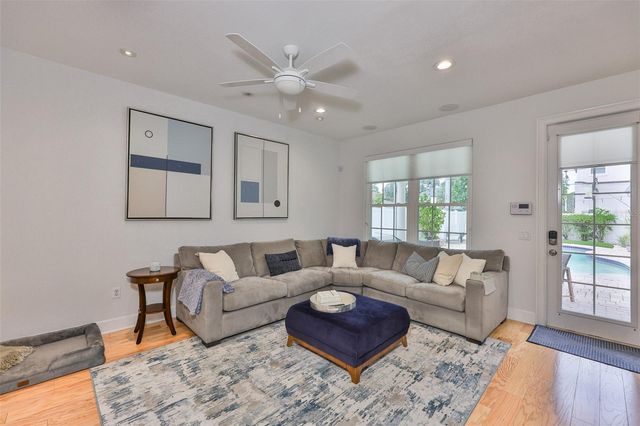 3925 W VASCONIA STREET, Tampa, FL 33629