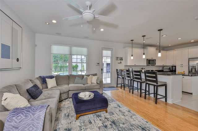 3925 W VASCONIA STREET, Tampa, FL 33629