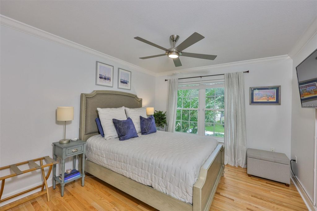 Image 29 of property listing at 3925 W VASCONIA STREET, Tampa, FL 33629