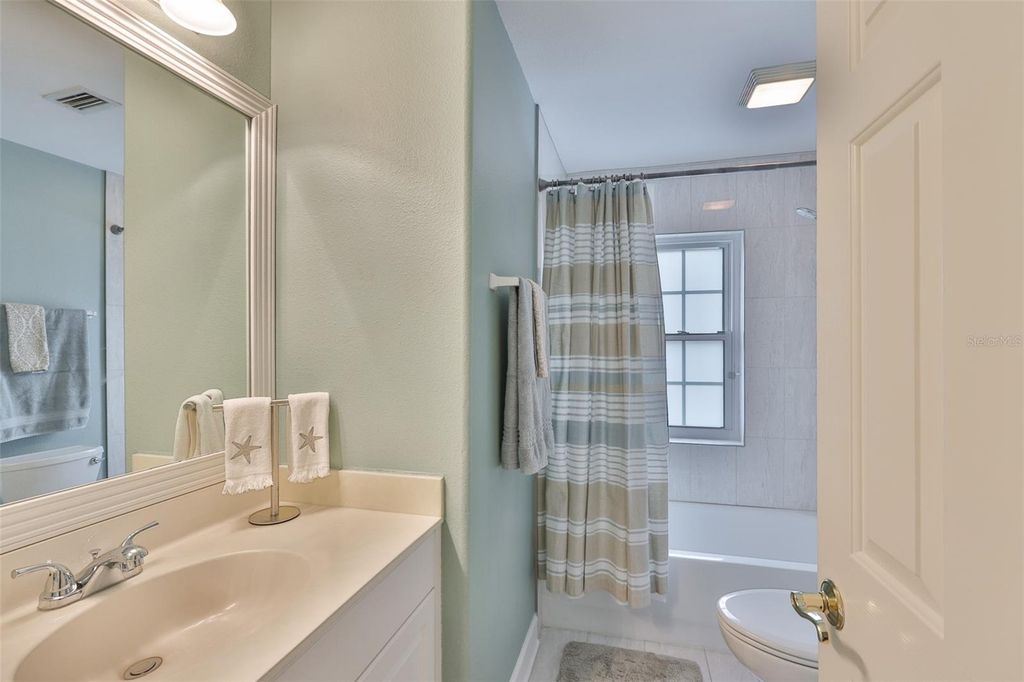 Image 31 of property listing at 3925 W VASCONIA STREET, Tampa, FL 33629