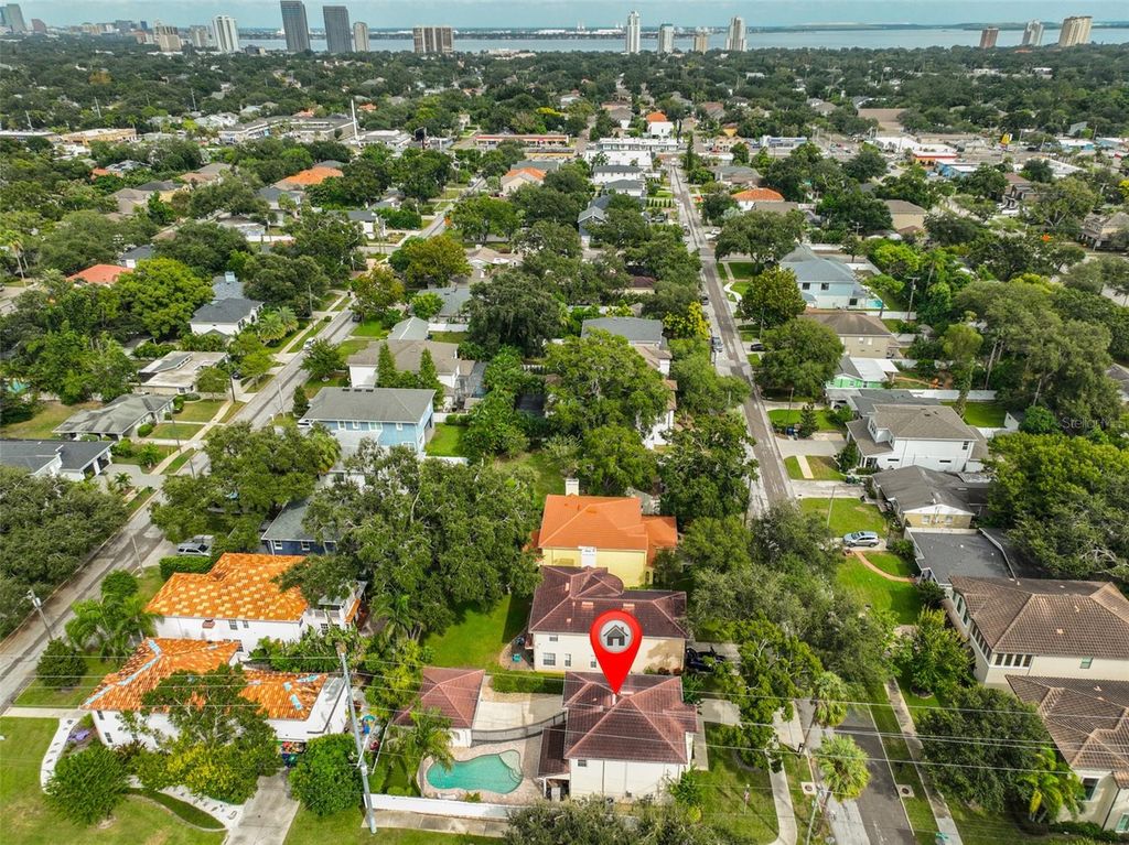 Image 43 of property listing at 3925 W VASCONIA STREET, Tampa, FL 33629