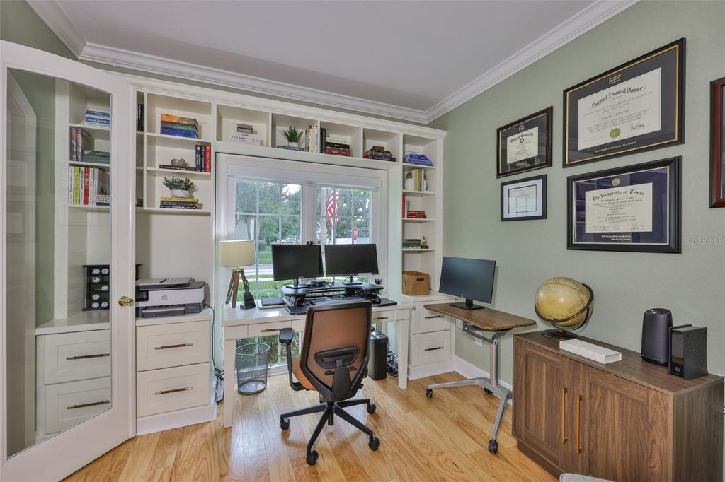 Image 6 of property listing at 3925 W VASCONIA STREET, Tampa, FL 33629