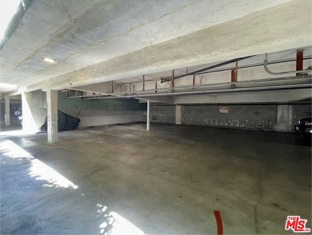 1218 Mcclellan Drive 201, Los Angeles, CA 90025