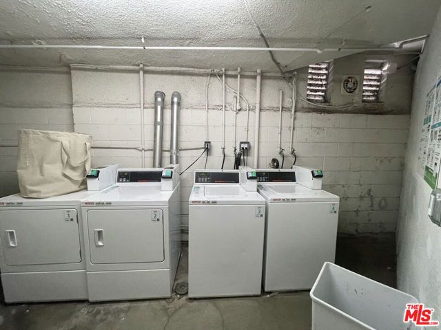 1218 Mcclellan Drive 201, Los Angeles, CA 90025