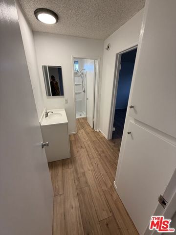 1218 Mcclellan Drive 201, Los Angeles, CA 90025