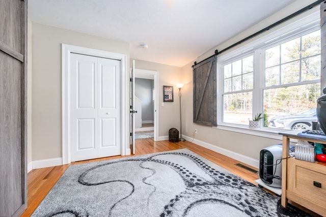137 Falmouth Sandwich Rd, Mashpee, MA 02649