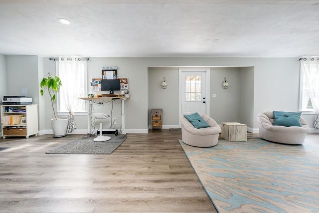 137 Falmouth Sandwich Rd, Mashpee, MA 02649