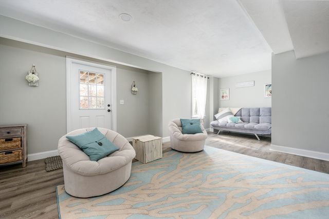 137 Falmouth Sandwich Rd, Mashpee, MA 02649