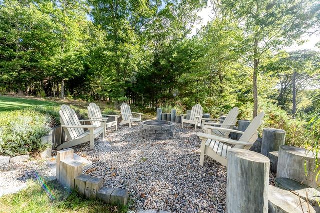 137 Falmouth Sandwich Rd, Mashpee, MA 02649