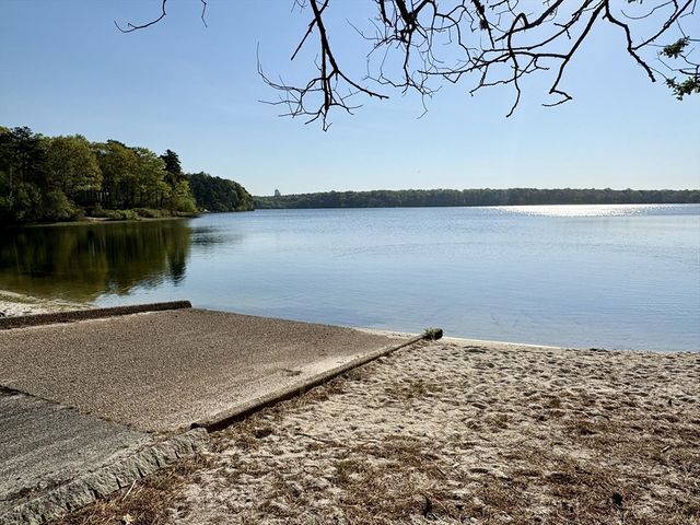 137 Falmouth Sandwich Rd, Mashpee, MA 02649