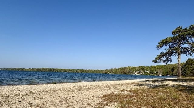 137 Falmouth Sandwich Rd, Mashpee, MA 02649