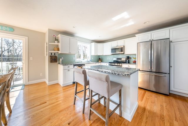 137 Falmouth Sandwich Rd, Mashpee, MA 02649