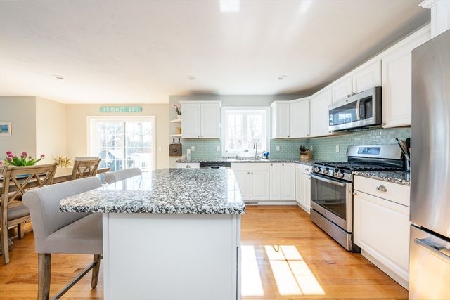 137 Falmouth Sandwich Rd, Mashpee, MA 02649