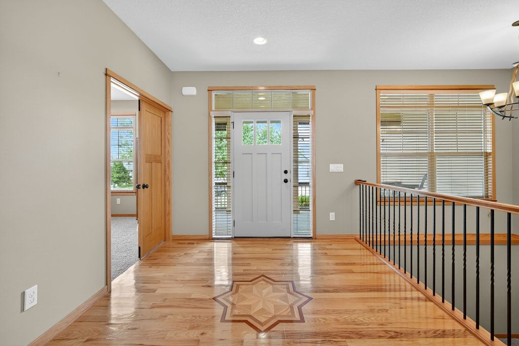 520 Crescent Lane, Norwalk, IA 50211