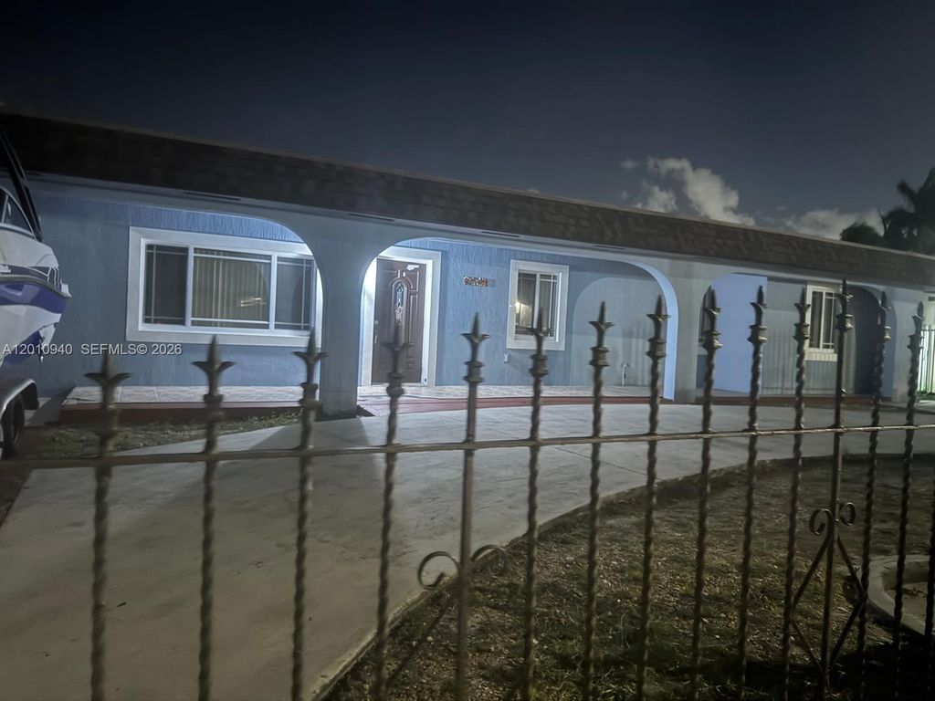 19301 NW 50th Ave, Miami Gardens, FL 33055