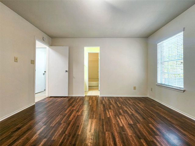 2 Redberry Court, The Woodlands, TX 77381