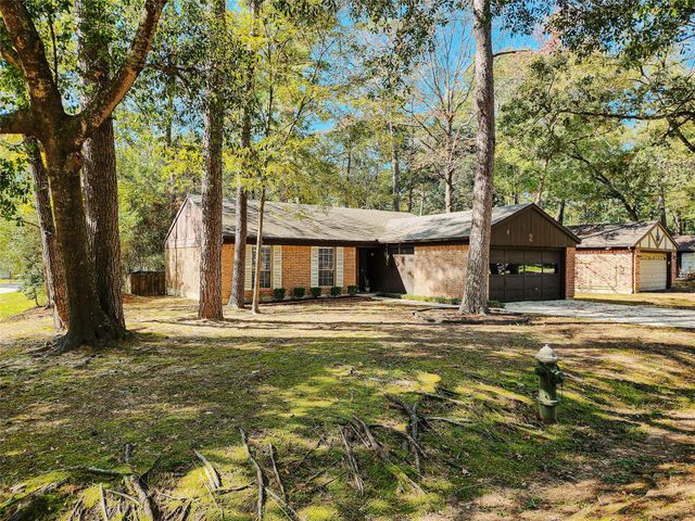 2 Redberry Court, The Woodlands, TX 77381