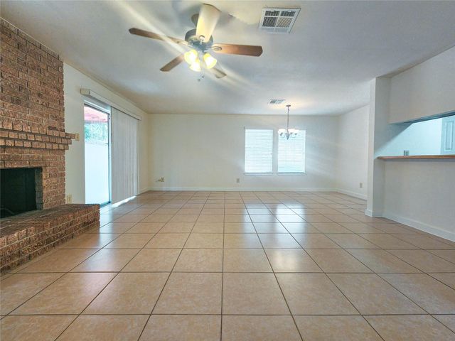 2 Redberry Court, The Woodlands, TX 77381