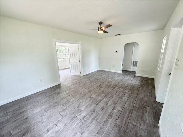 1986 AVENUE F, Winter Haven, FL 33880