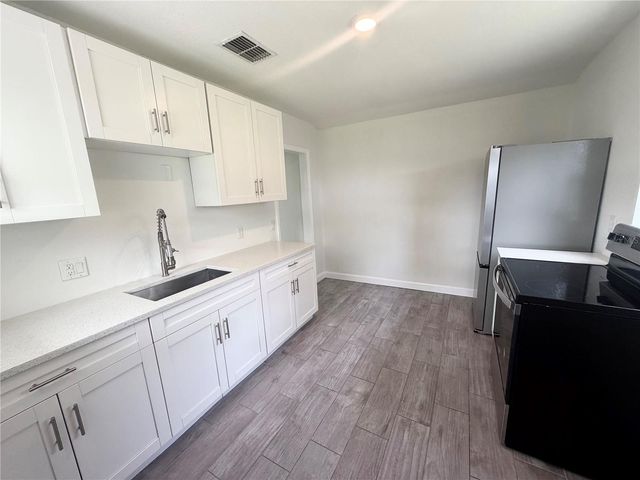 1986 AVENUE F, Winter Haven, FL 33880