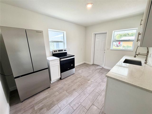 1986 AVENUE F, Winter Haven, FL 33880