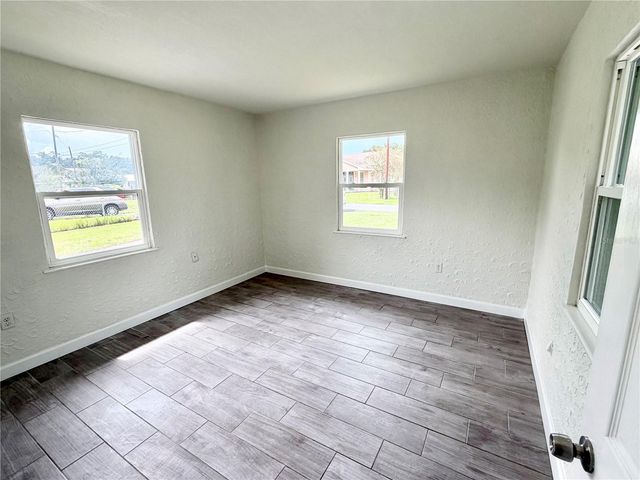 1986 AVENUE F, Winter Haven, FL 33880